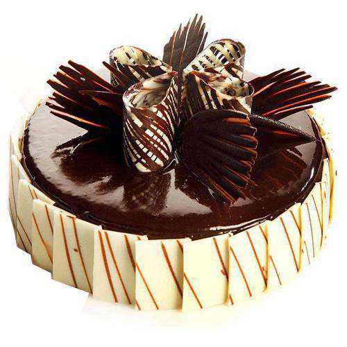 Delectable Chocolate Truffle Cake