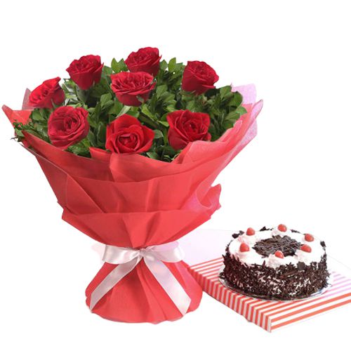 Delightful Black Forest Cake with Red Rose Bouquet
