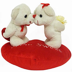 Remarkable Kissing Couple Teddy on Heart Shaped Cushion