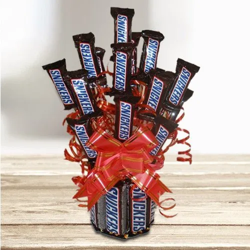 Marvelous Chocolate Bouquet of Sinckers Bar