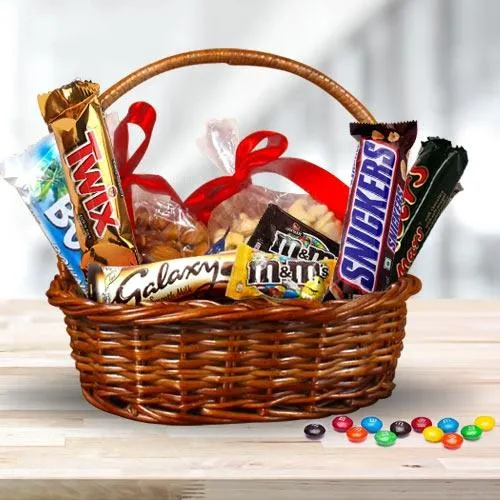 Crunchy Dry Fruits n Chocolates Hamper