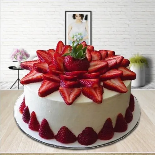 Fruity Punch Strawberry Cake