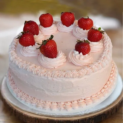 Delectable Strawberry Cake