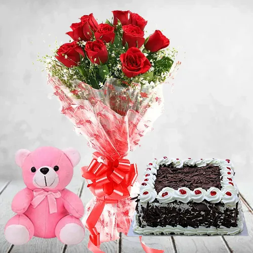 Tasty Cake with Red Roses Bunch N Teddy