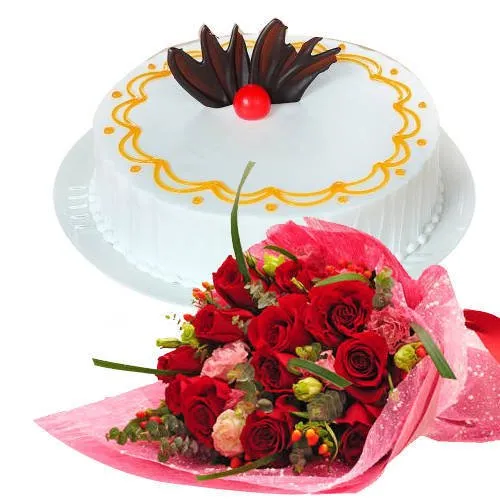 Blissful Vanilla Cake with Red Roses Bouquet