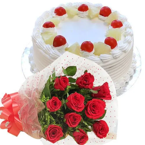 Tender Roses Hand Bunch with Pineapple Cake