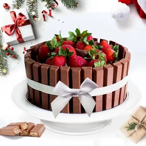 Remarkable KitKat N Strawberry Fusion Cake