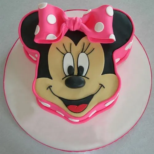 Lovely Minnie Mouse Shaped Cake