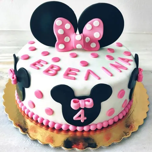 Enjoyable Minnie Mouse Fondant Cake