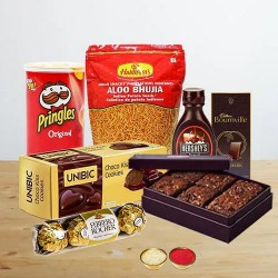 Exquisite Sweet N Savory Combo Gift