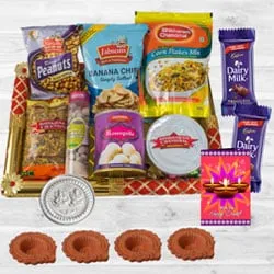 Remarkable Festive Delight Snacks Hamper for Diwali