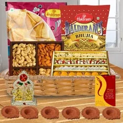 Marvelous Sweets N Savory Gift Hamper