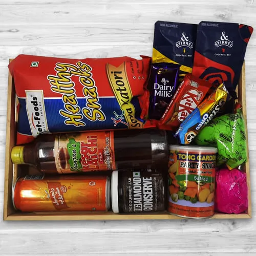 Superb Holi Snacking Hamper