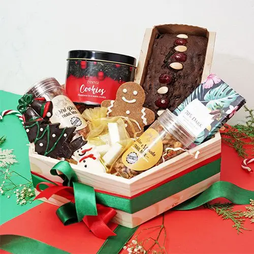 Christmas Magic in a Hamper