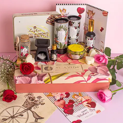 Myra Vedas Love N Luxury Gift Hamper