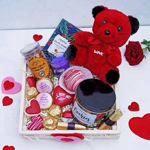 Love N Luxuries Chocolates Gift Box