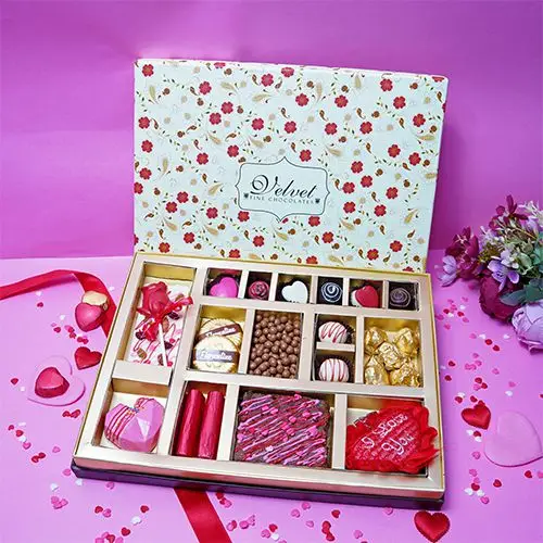 Deluxe Chocolates Treat Gift Box
