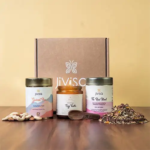 Aromatic Candle with Tea N Nuts Gift Set