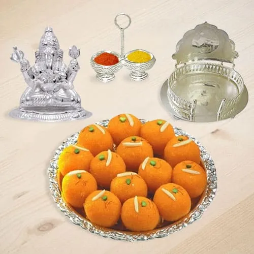 Amazing Ganeshji Hamper N Sweets