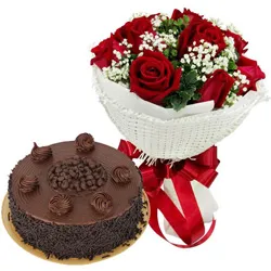 Delicious Chocolate Cake with Red Rose Bouquet
