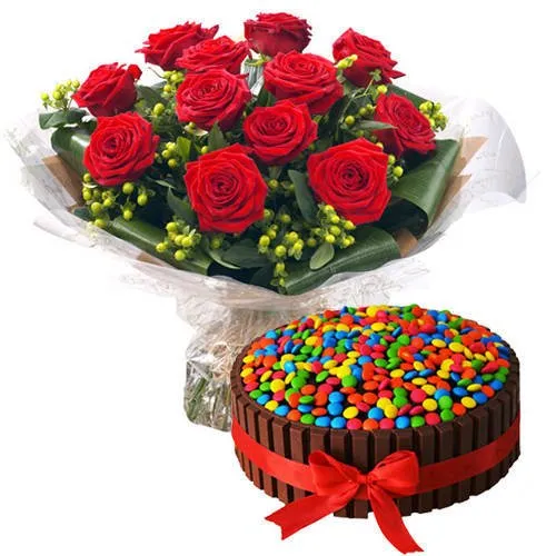 Gorgeous Bouquet of Red Roses with Kit Kat Cake