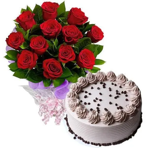 Ravishing Red Roses Bouquet with Coffee Cake