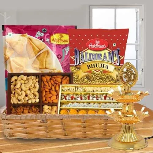 Wonderful Sweet N Savory Gift Hamper for Diwali