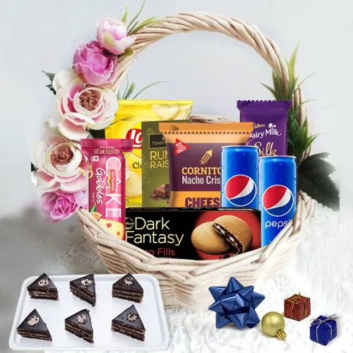 Vip Gift Tokri / Indian Sweets Holiday Gift Basket, 7 Pounds, INDIAN MITHAI  #19398 | Buy Gift Basket Online
