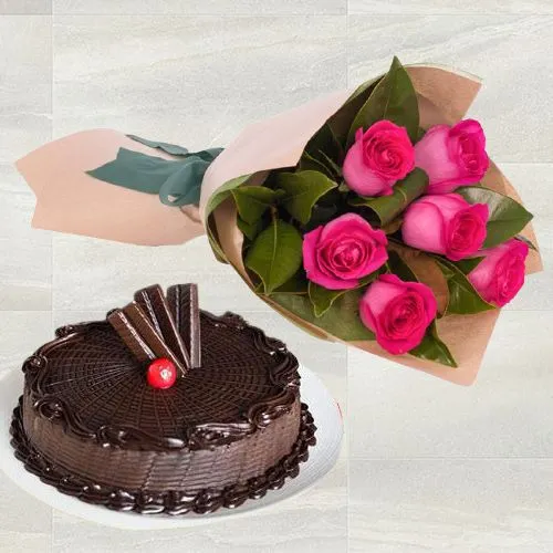 Pretty in Pink Roses Bouquet with Chocolate Cake