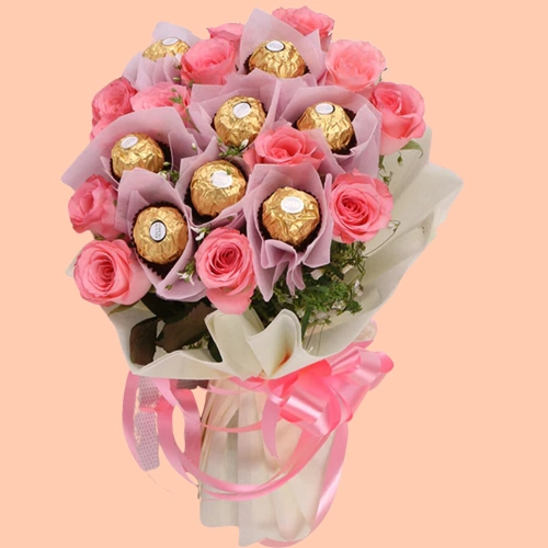 Moms Day Treat of Ferrero Rocher N Pink Roses