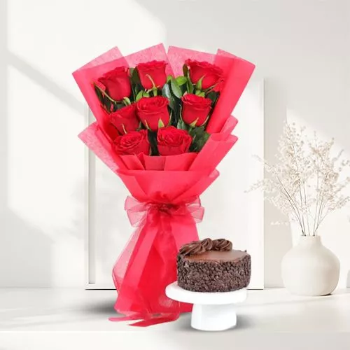 Mesmerizing Rose n Yummy Cake
