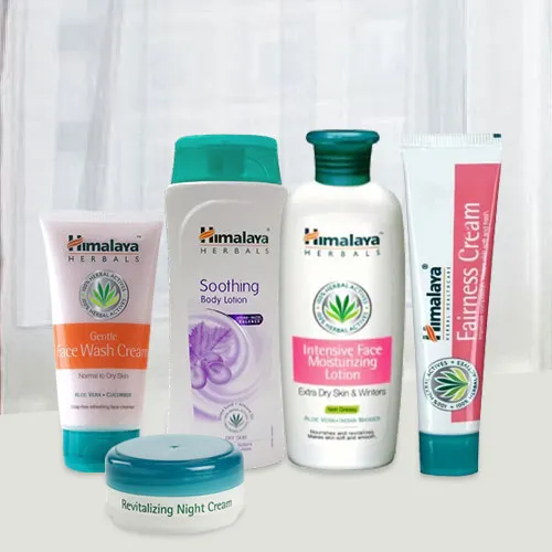 Remarkable Himalaya Gift Hamper for Women