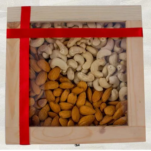 Finest Cashew n Almonds Gift Box