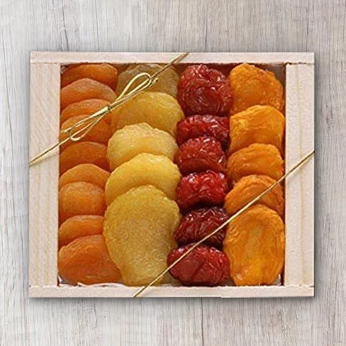 Exquisite Dried Fruits Treat Box