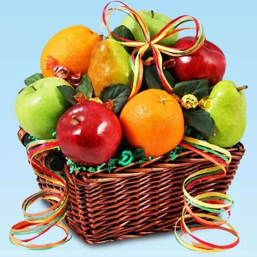 Exquisite Seasonal Fresh Fruits Basket