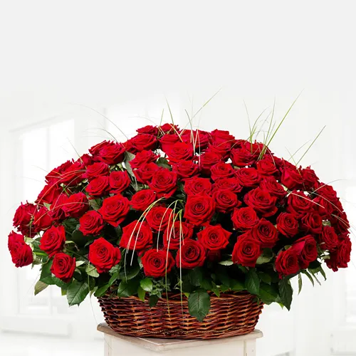 Marvelous Dutch Roses Arrangement