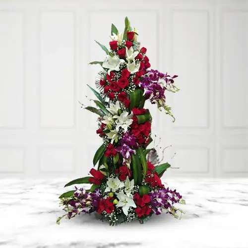 Luxurious Mixed Flowers Arrangement