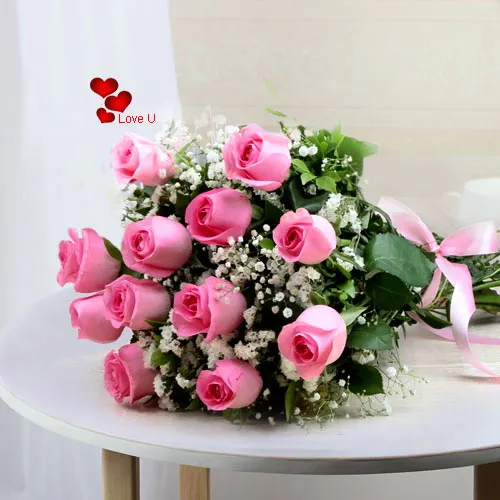 12 Pink Rose Hand Bunch