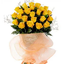 Charming Best and Perfect Yellow Roses Bouquet