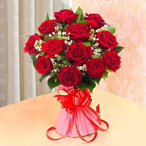 Stunning Composition of Red Roses in Bouquet