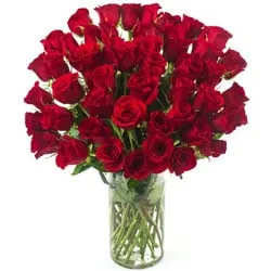 Attractive Red Roses Arranged in Glass Vase