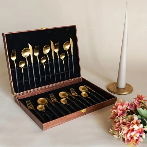 Chic Black Gold Dinnerware Set