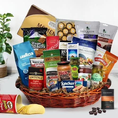 Delightful Goodies Gift Hamper