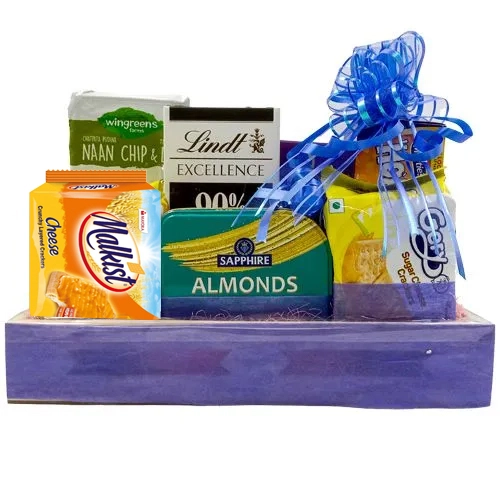 Splendid Sweet N Crunch Gift Tray