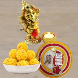 Amazing Ganesha Idol with Boondi Ladoo N Thali<br>