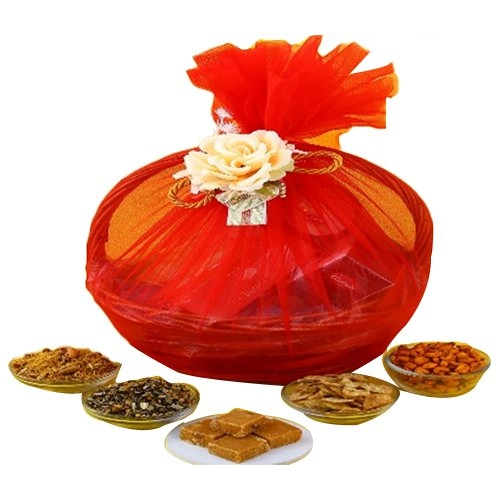 Special Sweet with Savories Gift Hamper