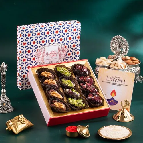 Irresistible Red Dates Treat Box