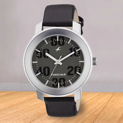 Alluring Fastrack Casual Analog Mens Watch