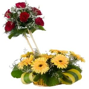 Lovely 7 Roses and 8 Gerberas of Designer Arrangement with Incredible Love